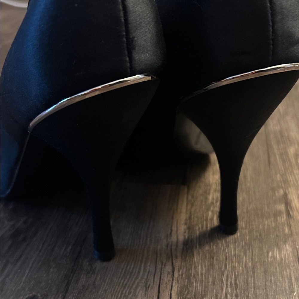 BCBGeneration Elegant Black Satin Peep-Toe Heels - Picture 4 of 7